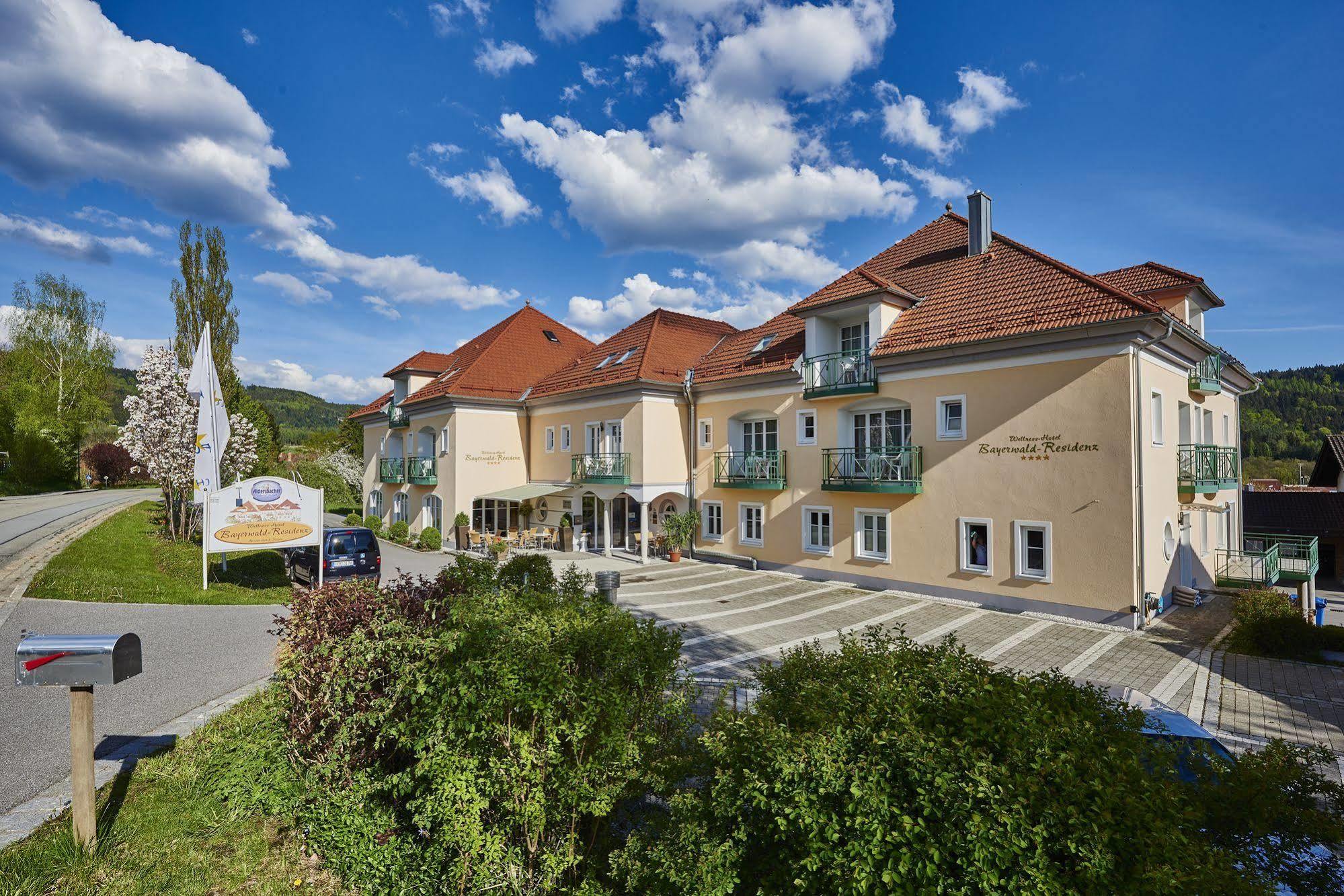 Akzent Hotel Bayerwald-Residenz Neukirchen  Екстериор снимка