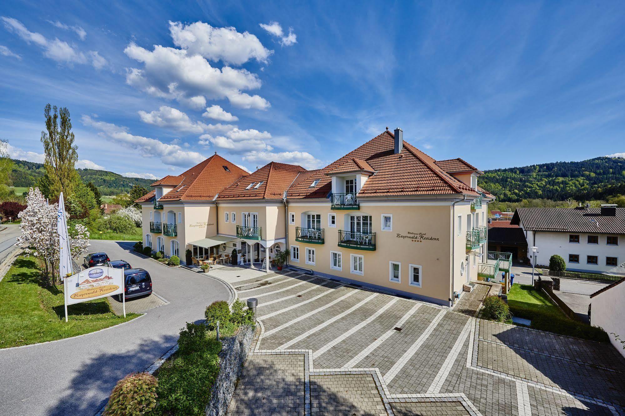 Akzent Hotel Bayerwald-Residenz Neukirchen  Екстериор снимка