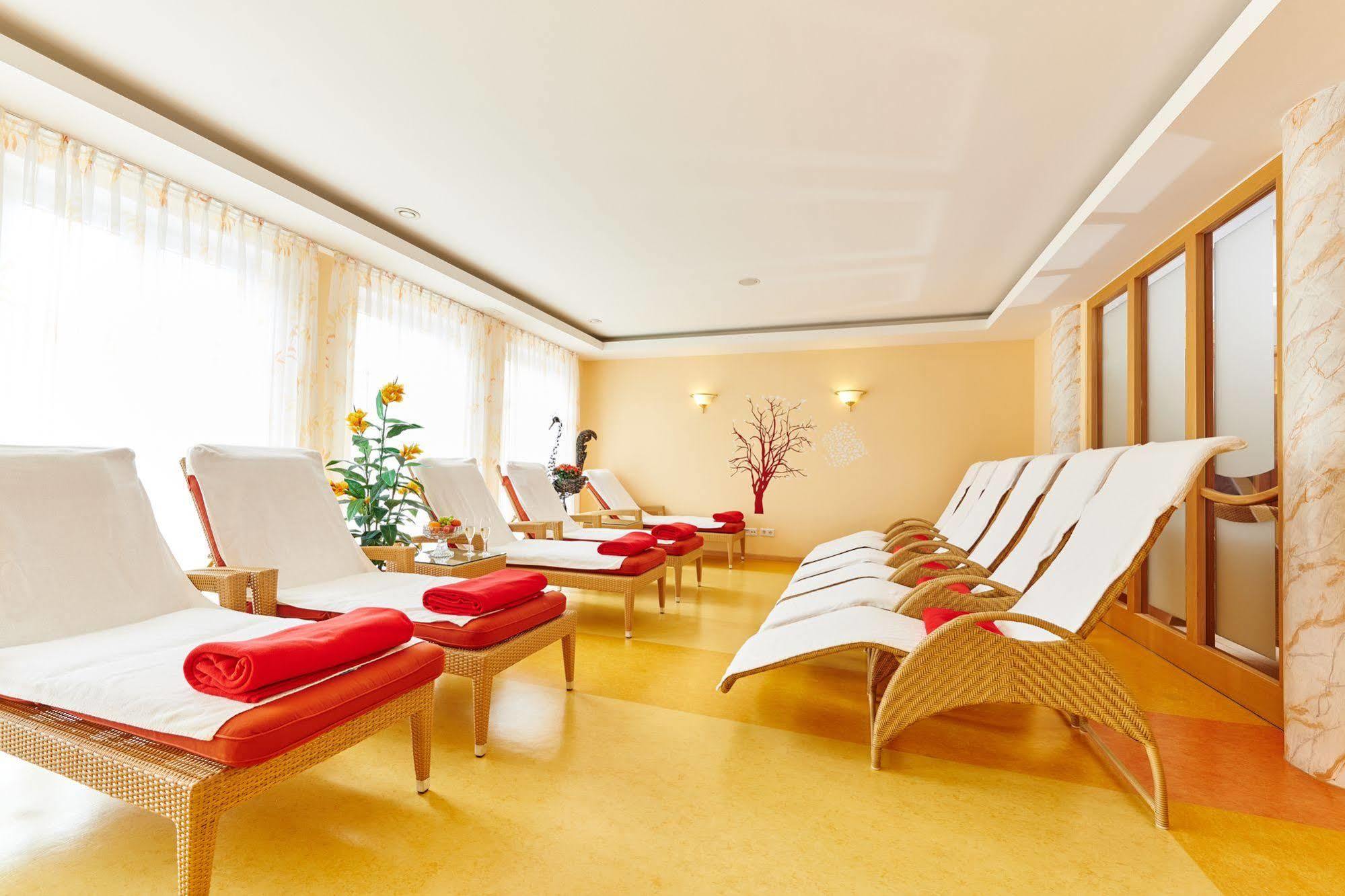 Akzent Hotel Bayerwald-Residenz Neukirchen  Екстериор снимка
