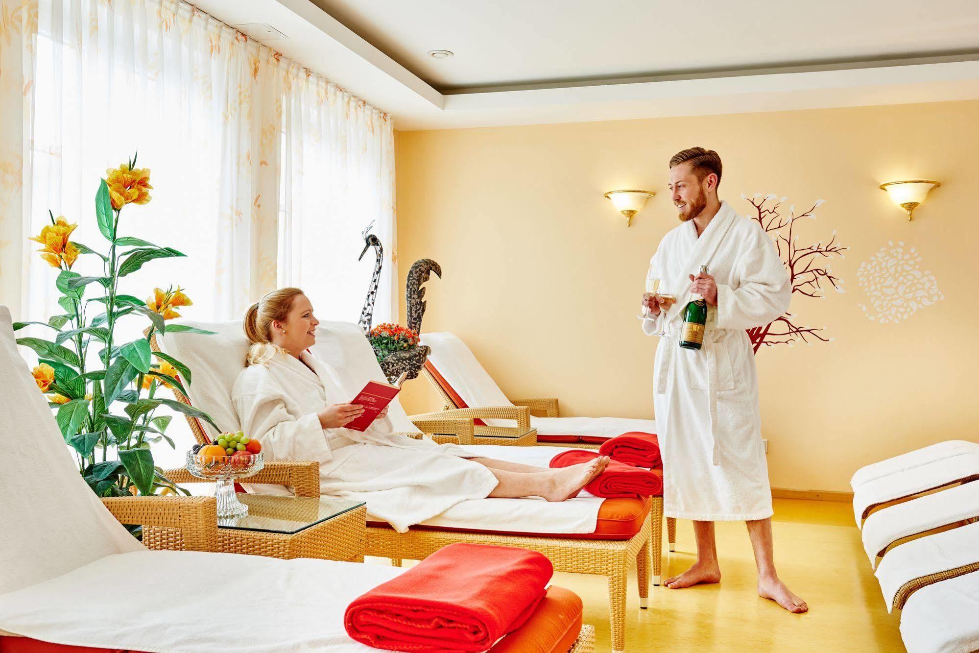 Akzent Hotel Bayerwald-Residenz Neukirchen  Екстериор снимка