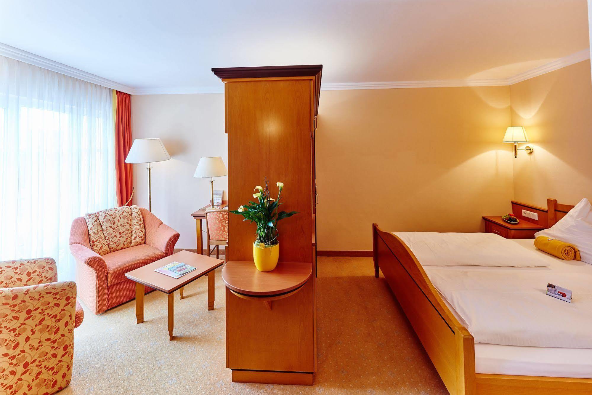 Akzent Hotel Bayerwald-Residenz Neukirchen  Екстериор снимка